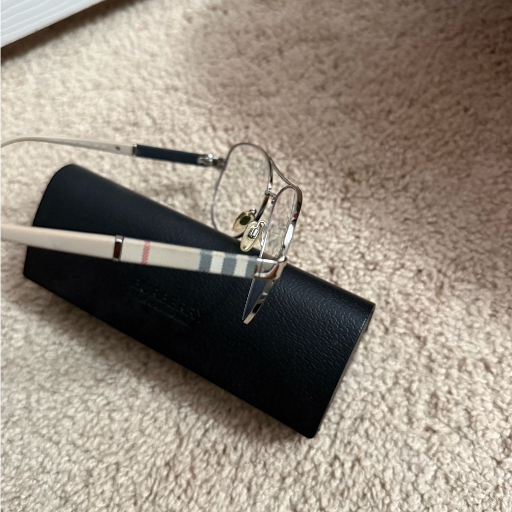 Burberry eyeglasses - Picture 6 of 10